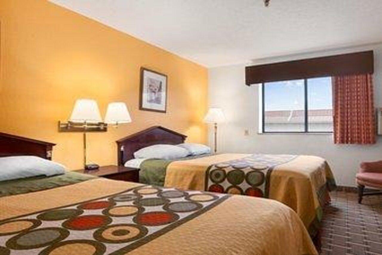 Brookville Inn Bagian luar foto