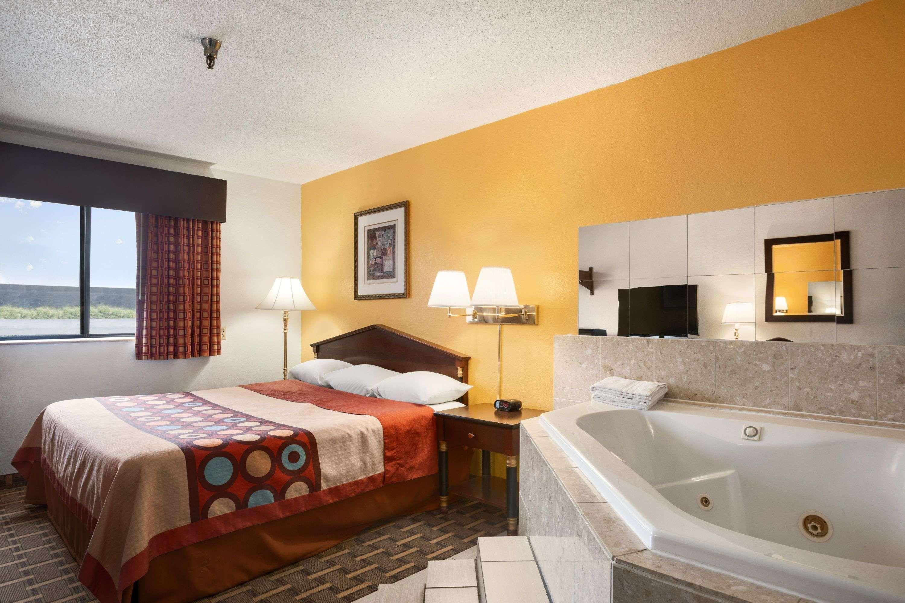 Brookville Inn Bagian luar foto