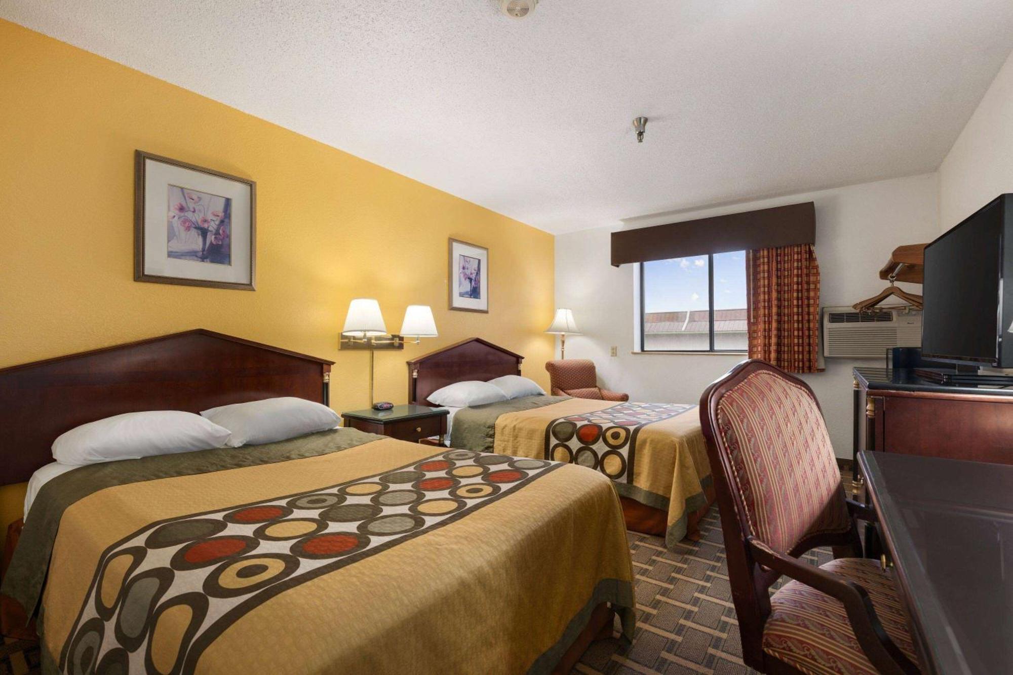 Brookville Inn Bagian luar foto
